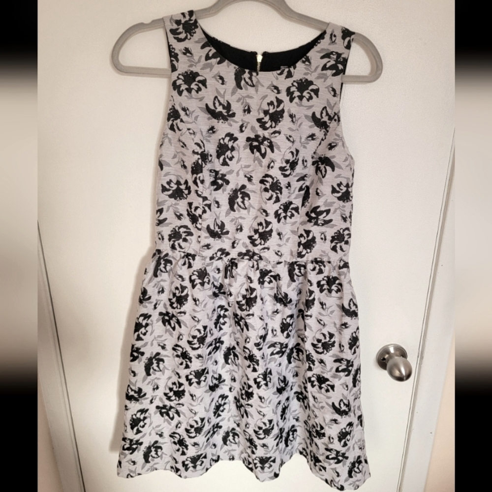 Kenzie juniors medium dress